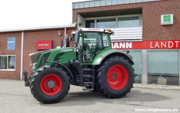 Fendt 826 Vario S Profi Plus Schlepper – Bild 3