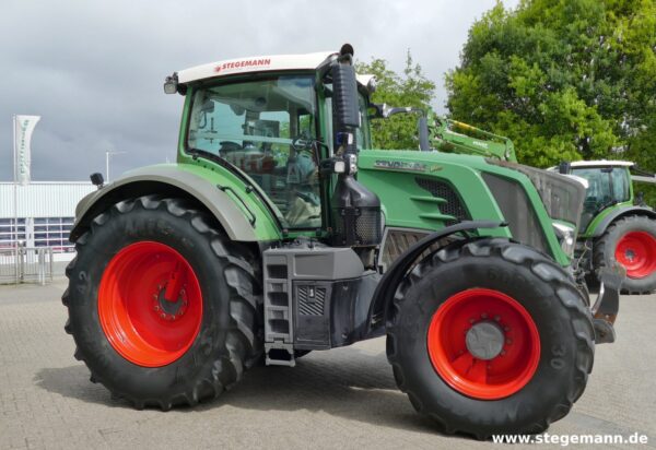 Fendt 826 Vario S Profi Plus Schlepper – Bild 4