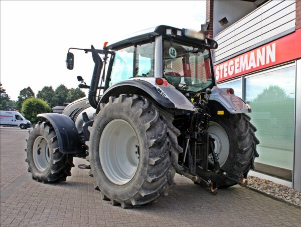 Valtra T132 V