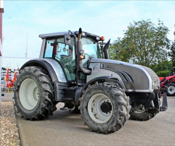 Valtra T132 V