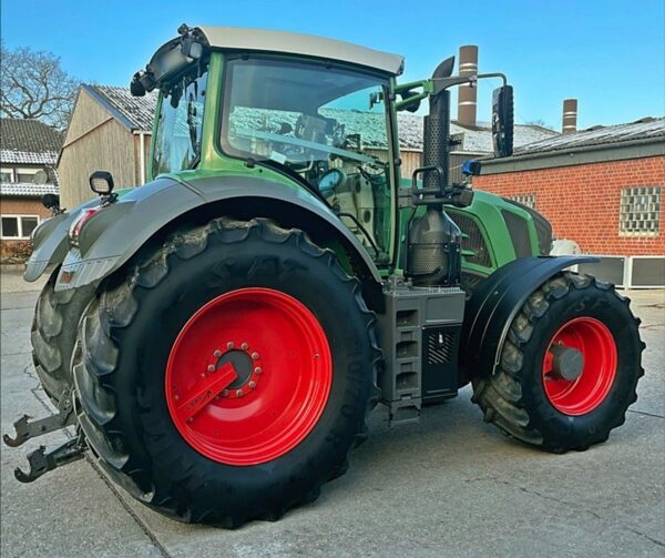 Fendt 826 Vario S Profi Plus