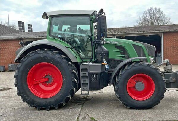 Fendt 826 Vario S Profi Plus